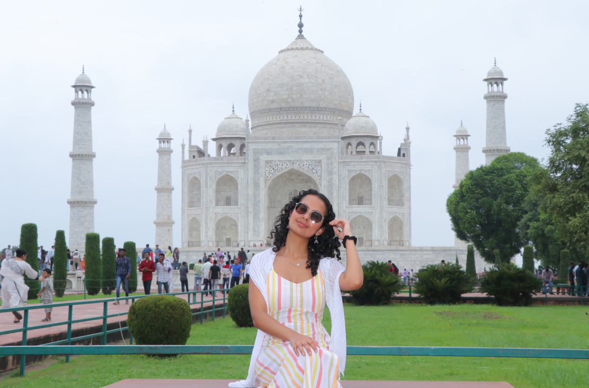 Taj Mahal Sunrise Tour with Rescued Elephants and Bears