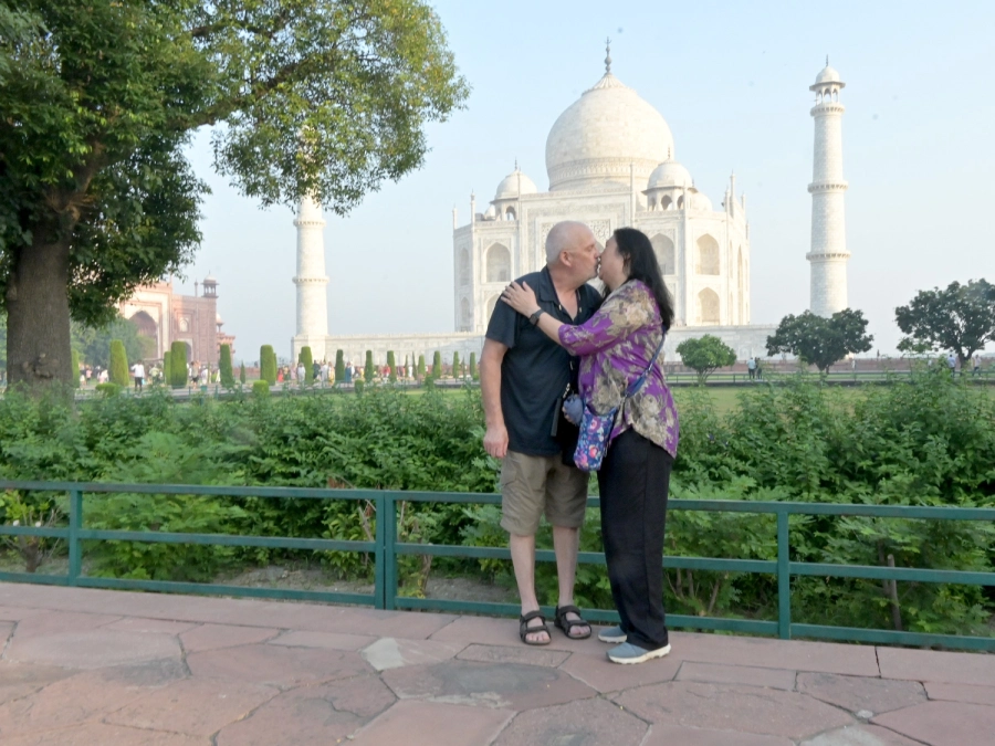 Taj Mahal Sunrise Tour with Rescued Elephants and Bears