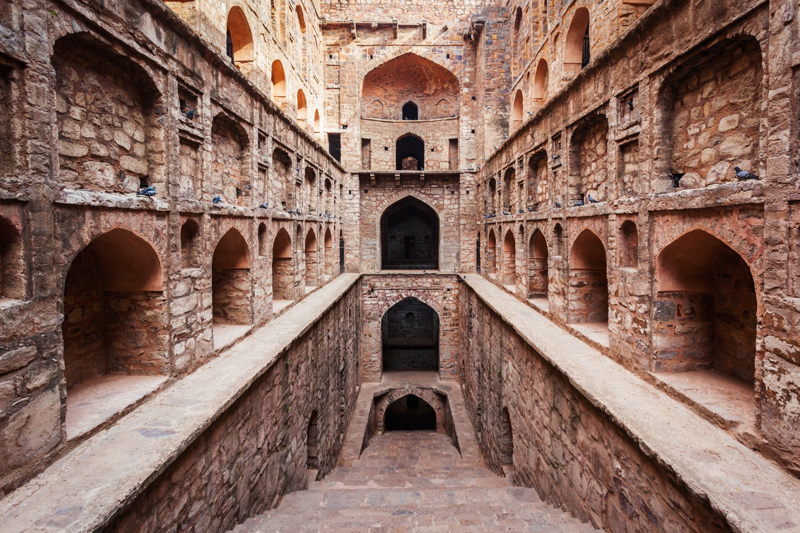 ⁠Agrasen ki Baoli, Purana Kila, Rajghat, Jama Masjid, Walking Food tour