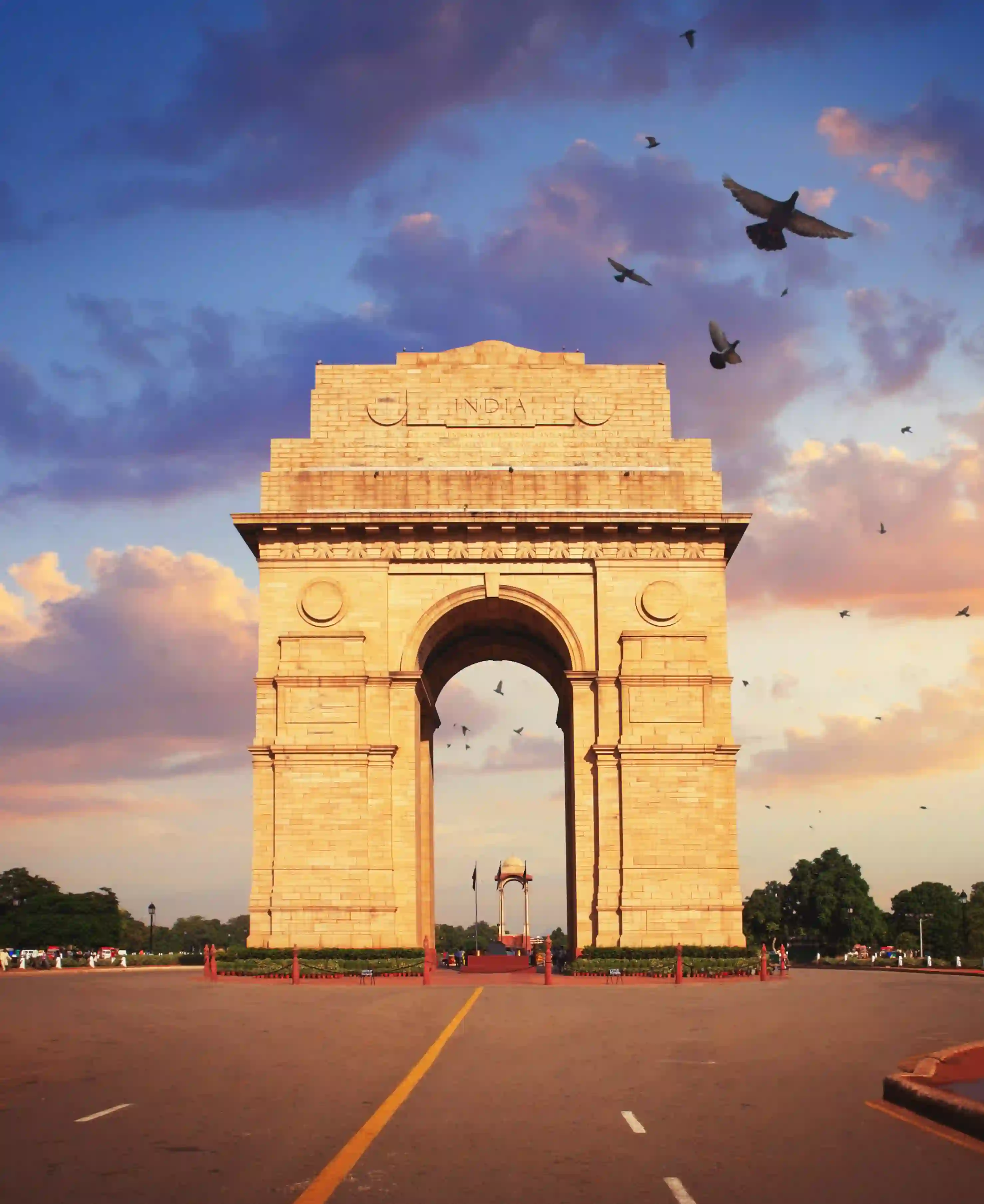 Customized Half Day or Full Day Delhi Shopping Tour with Female Consultant