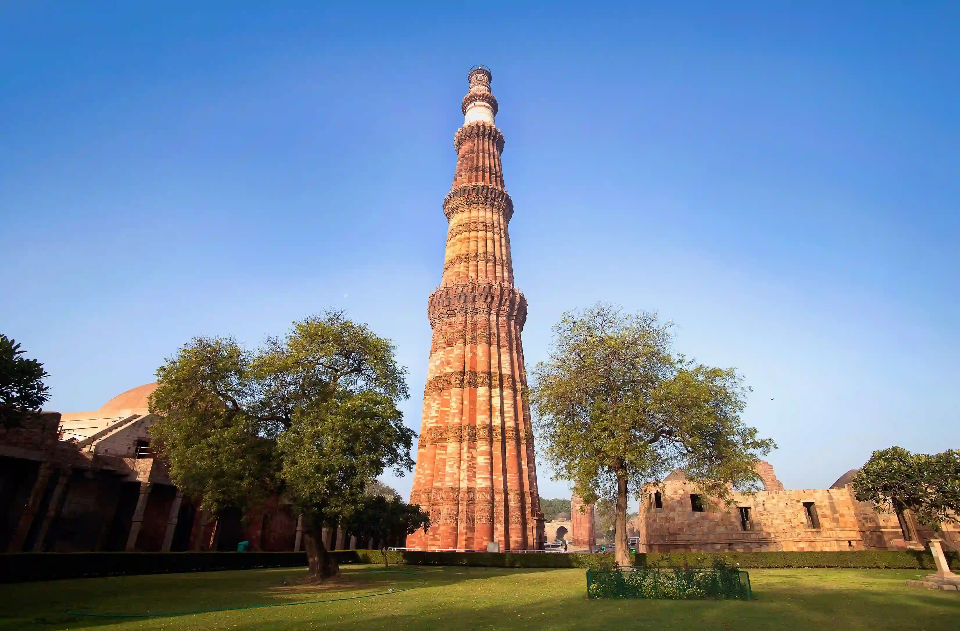 Private Customized Delhi Shopping Tour with Female Consultant