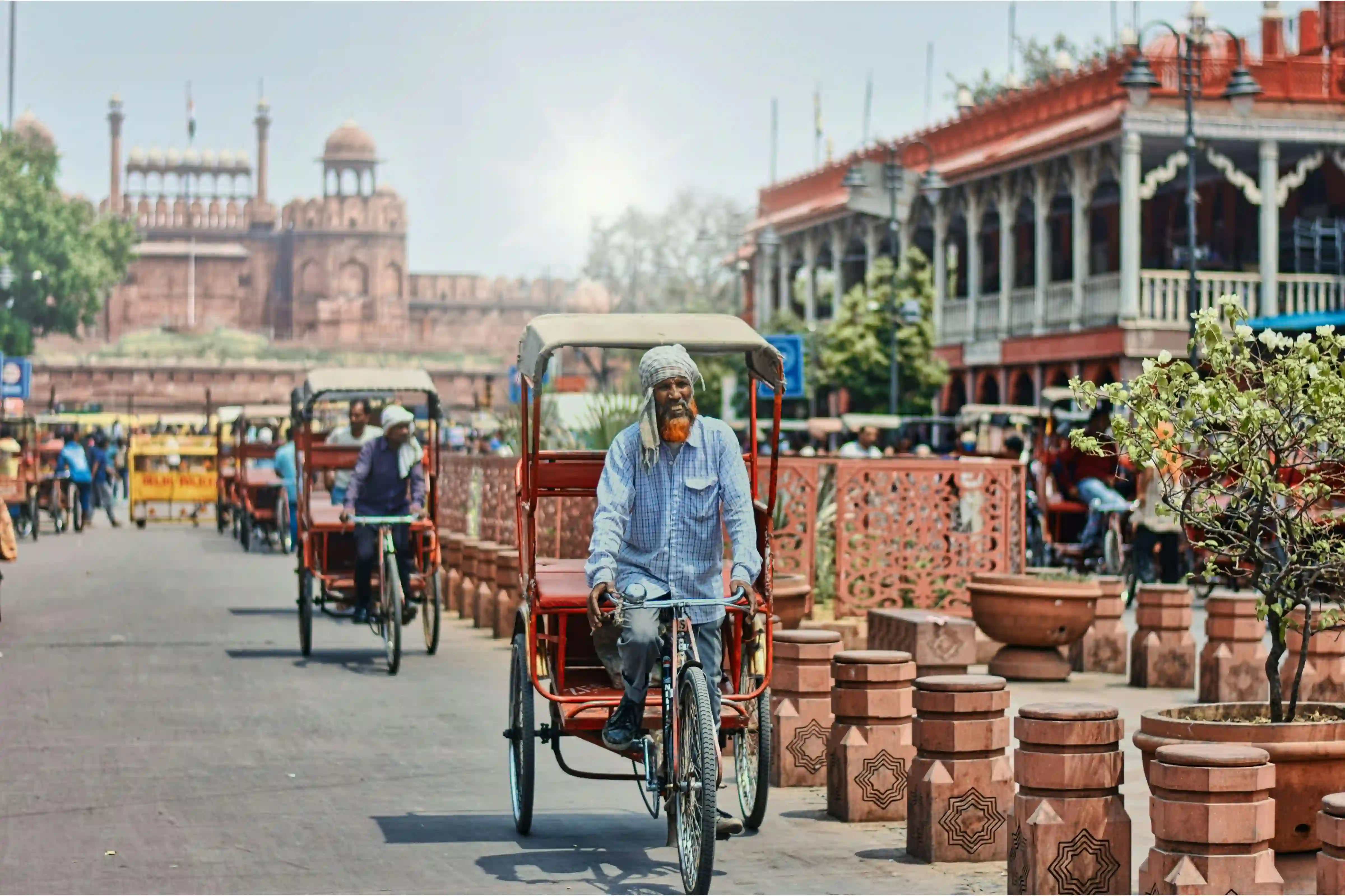 Private Customized Delhi Shopping Tour with Female Consultant